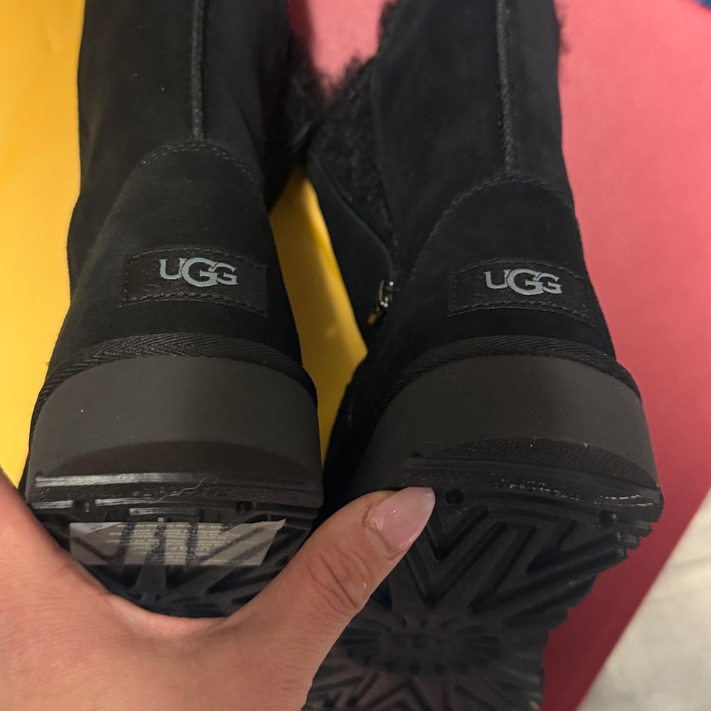 Ugg - image 8